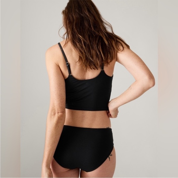 NWT! Athleta Black Scoop Crop Tankini A-C - Size Medium🩵 - Picture 3 of 10